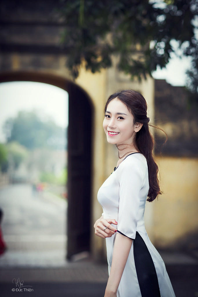 色翁荡息又大又硬又粗又爽小莹